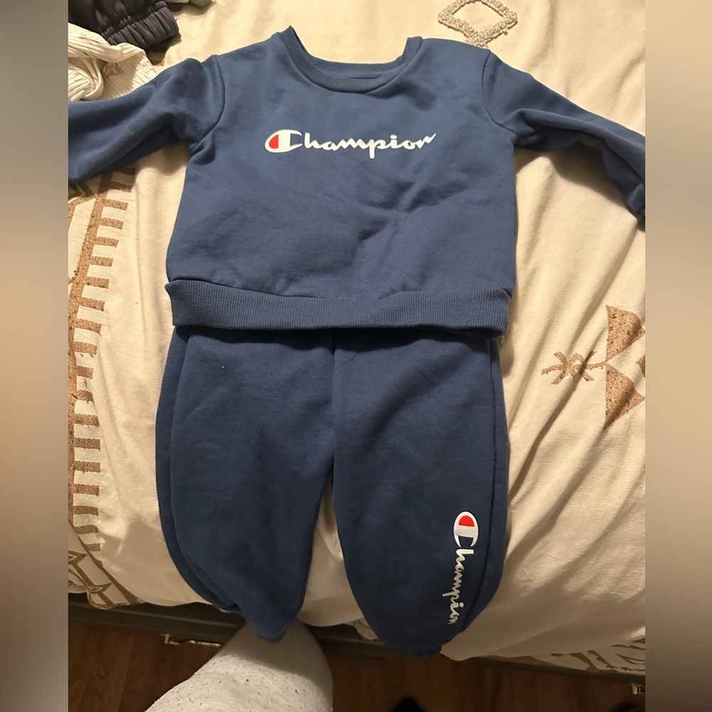 Infant champion set
